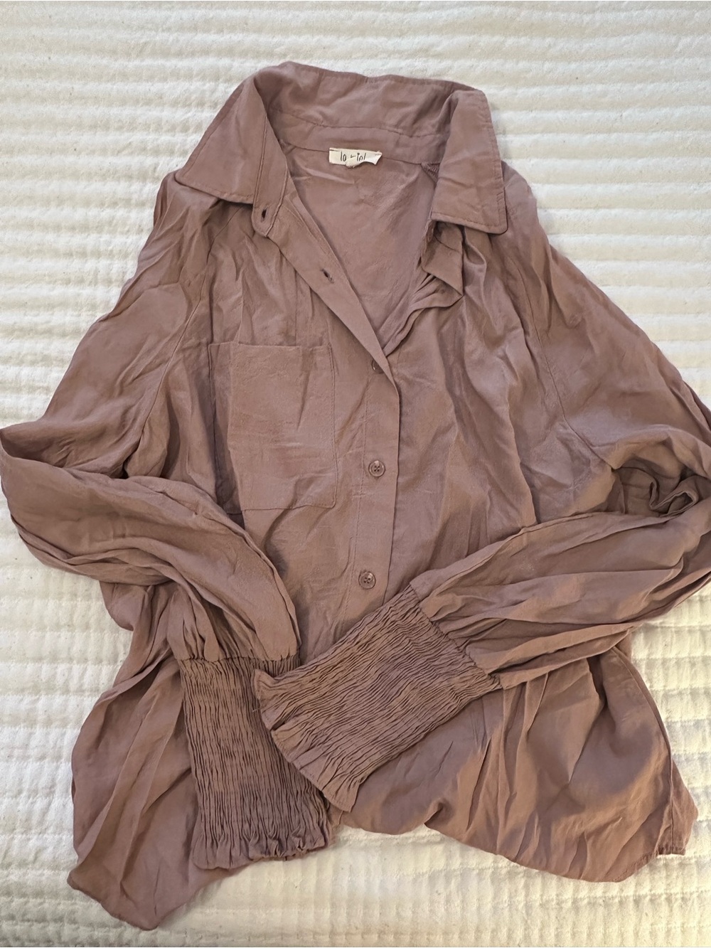 La Miel Dusty Rose Smocked Cuff Button-Down Blouse Small